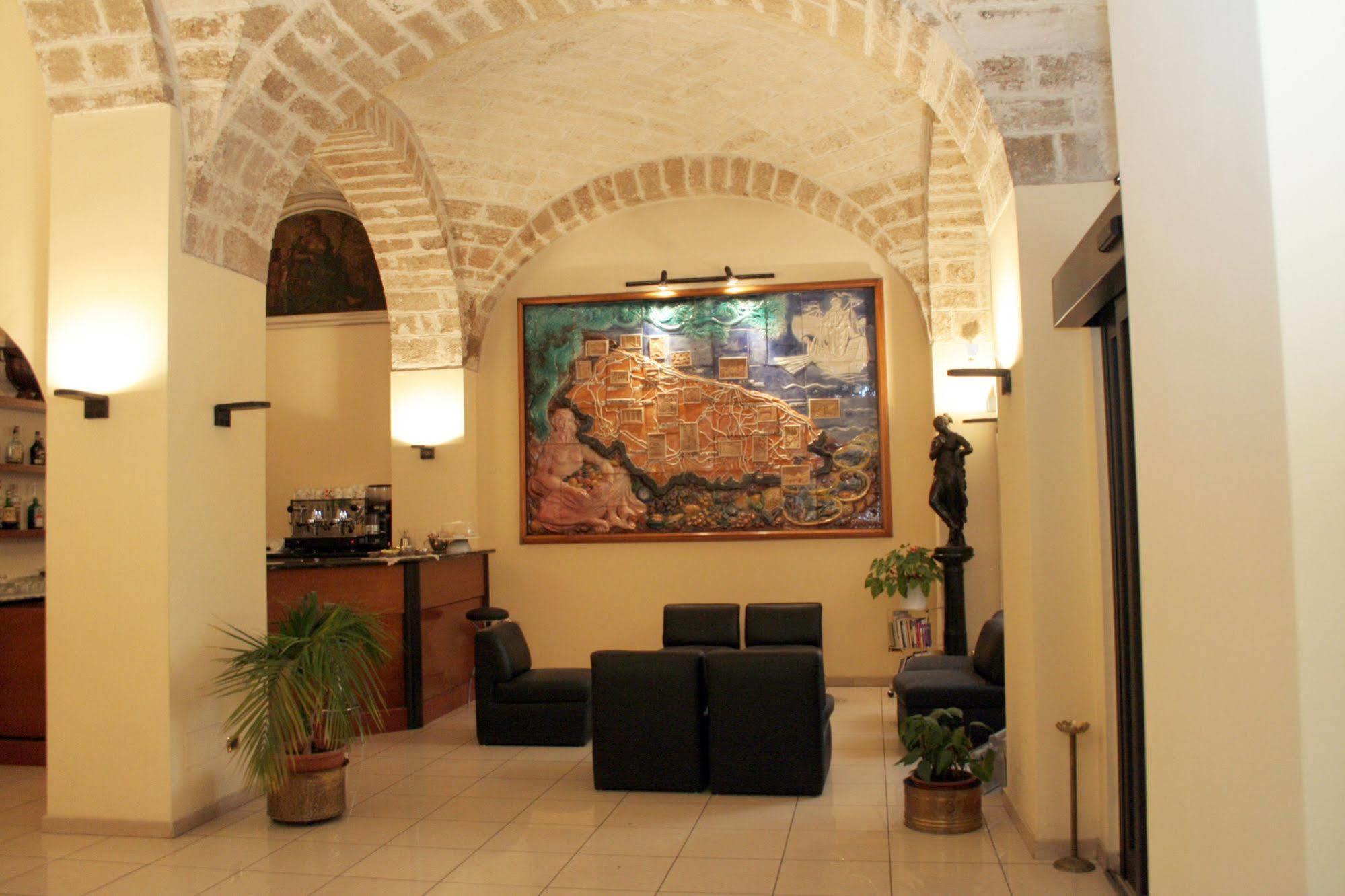 Hotel Adria Bari Exterior photo